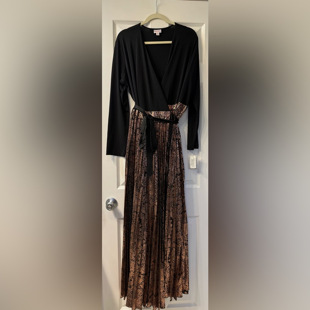 NWT Lularoe Elegant Deanne 2XL Wrap Dress Black Top and Black/Gold Pleated Skirt